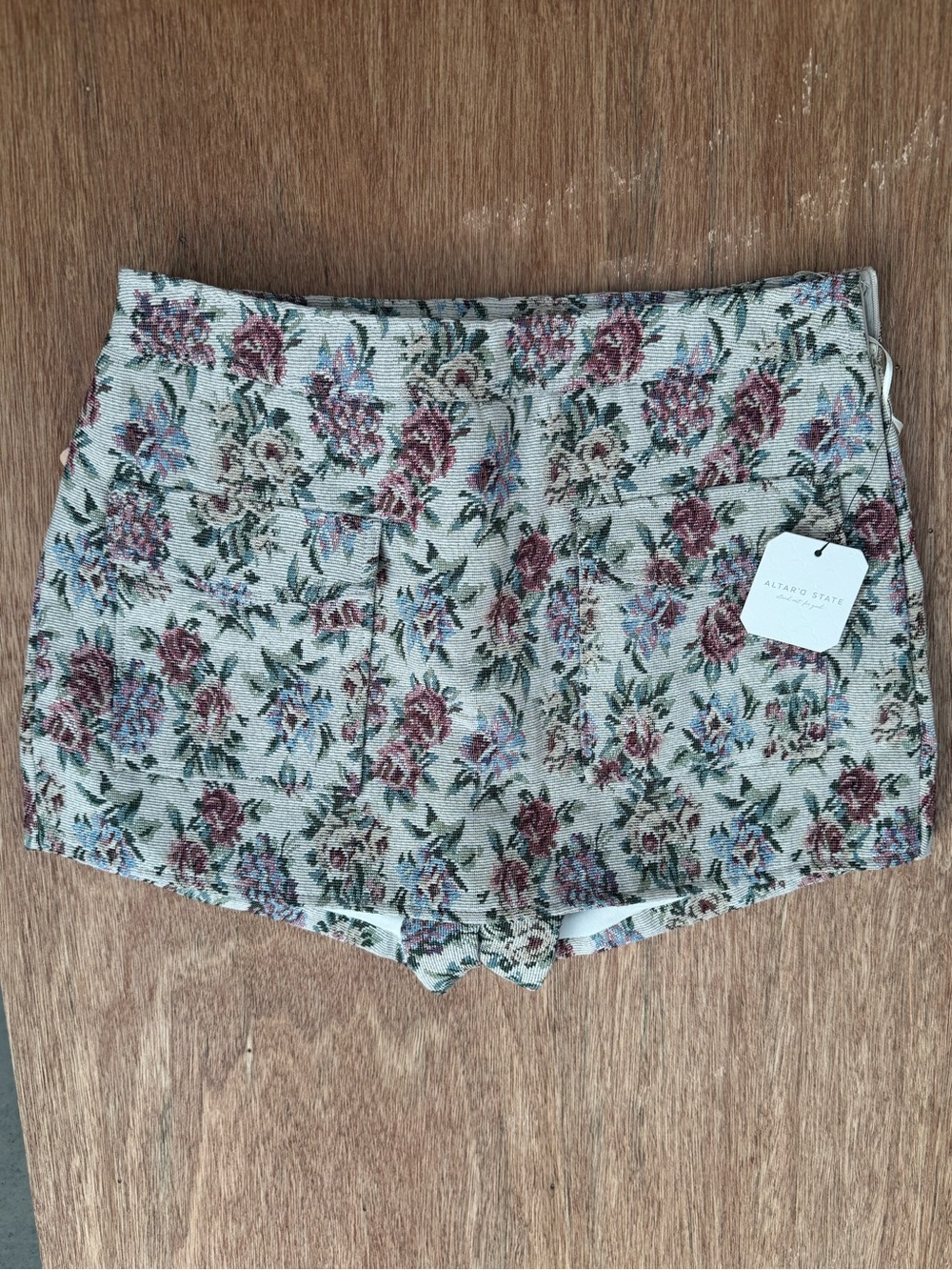 Altar'd State NWT Cream Floral Tweed Textured Skort Shorts